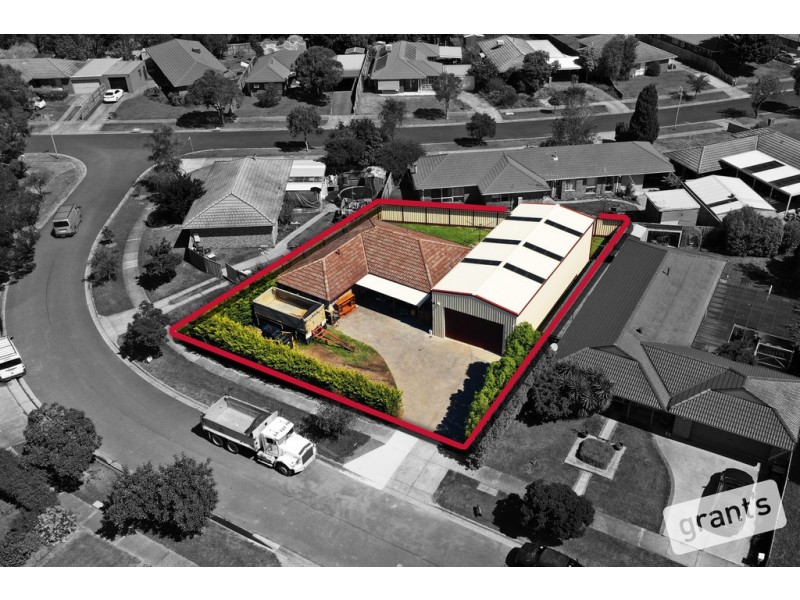 22 Greenacre Crescent, Narre Warren VIC 3805