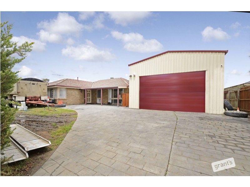 22 Greenacre Crescent, Narre Warren VIC 3805