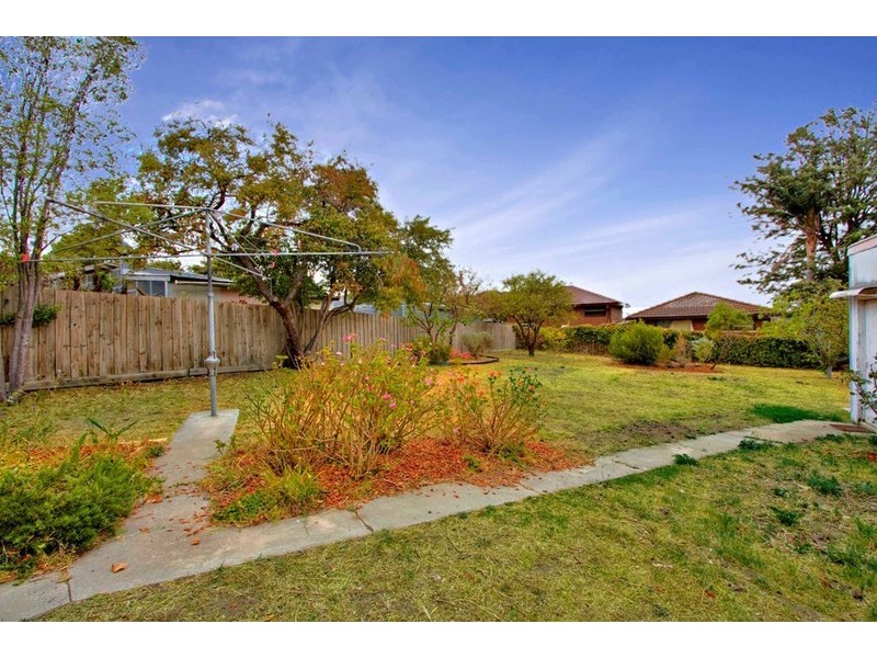 8 Barnett Grove, Noble Park VIC 3174
