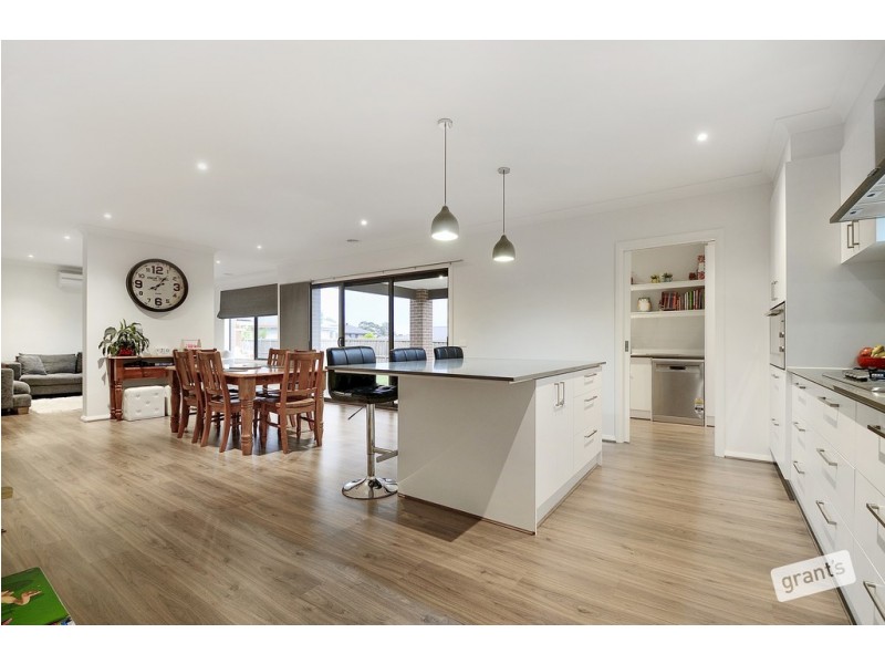 10 Bexley Boulevard, Drouin VIC 3818