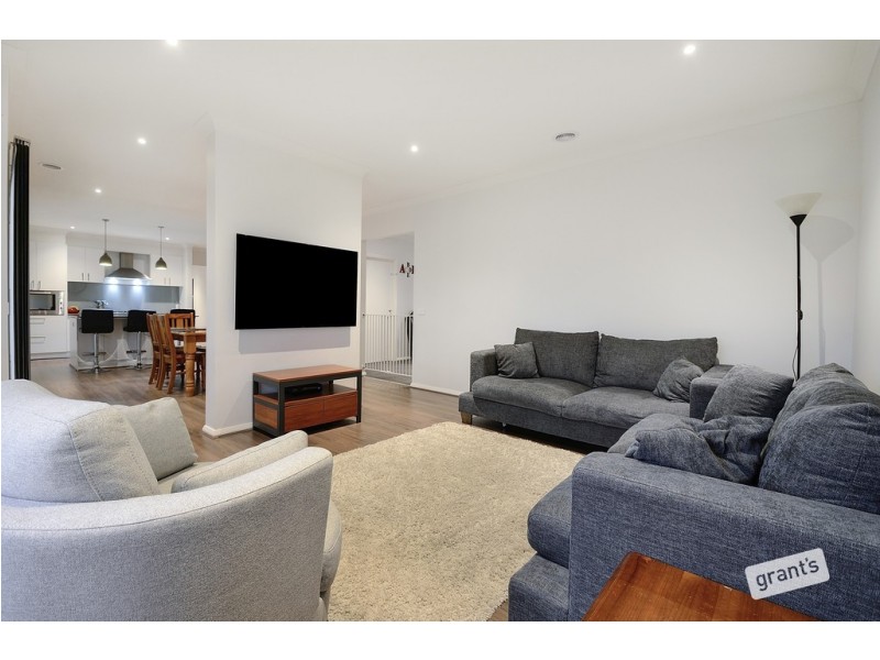 10 Bexley Boulevard, Drouin VIC 3818
