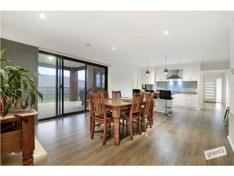 10 Bexley Boulevard, Drouin VIC 3818
