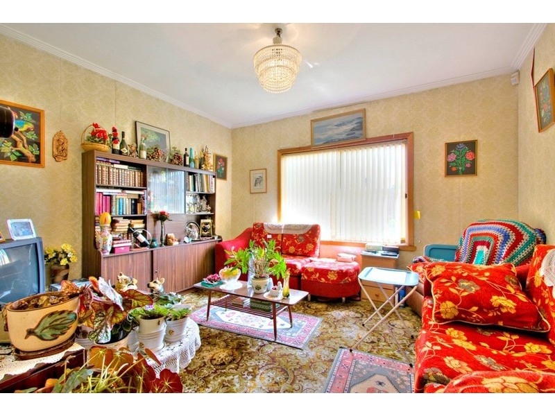 19 Moncur Ave, Springvale VIC 3171