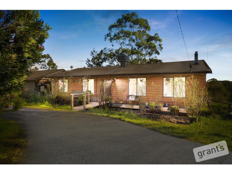 27 Davis Street, Nyora VIC 3987