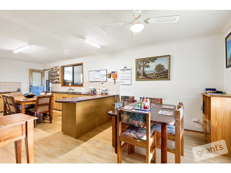 27 Davis Street, Nyora VIC 3987