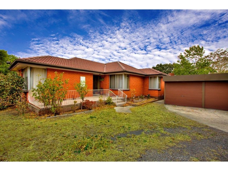 17 Lebanon Crescent, Mulgrave VIC 3170