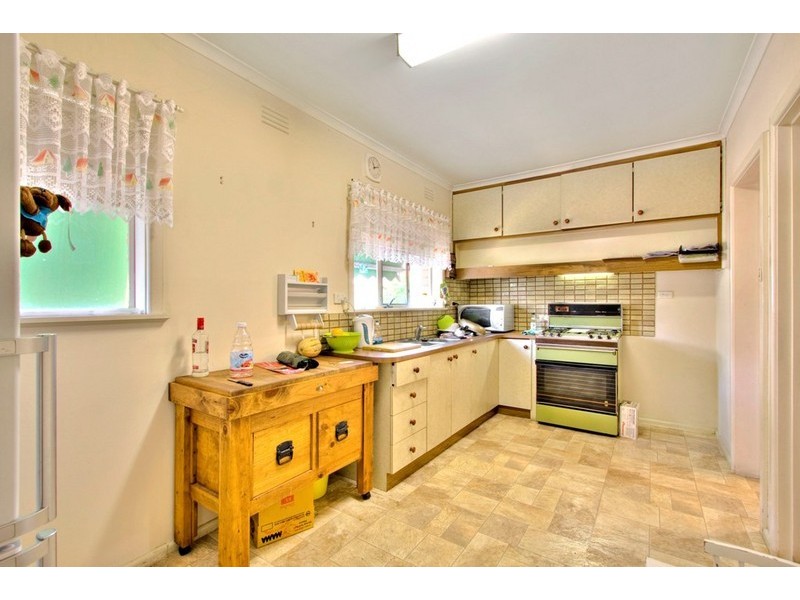 2 Keets Court, Springvale VIC 3171