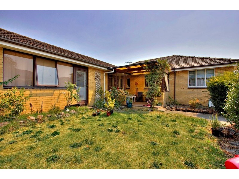 2 Keets Court, Springvale VIC 3171