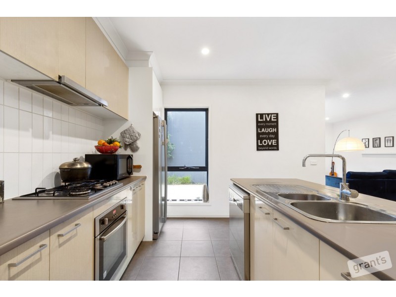 21 Curran Drive, Officer VIC 3809