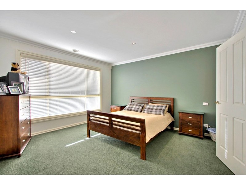 15 Ardgower Road, Noble Park VIC 3174