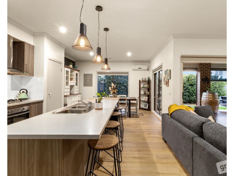 16 Wembley Circuit, Pakenham VIC 3810