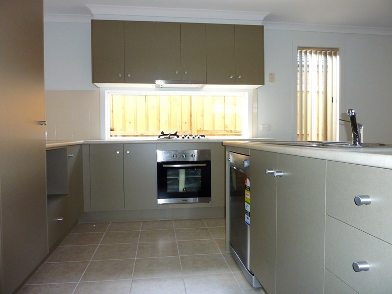 6 Devine Drive, Pakenham VIC 3810