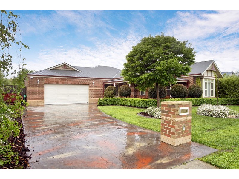 11 Tasman Way, Pakenham VIC 3810