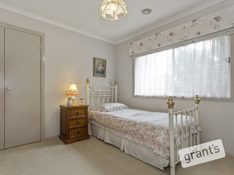 10 Avoca Place, Pakenham VIC 3810