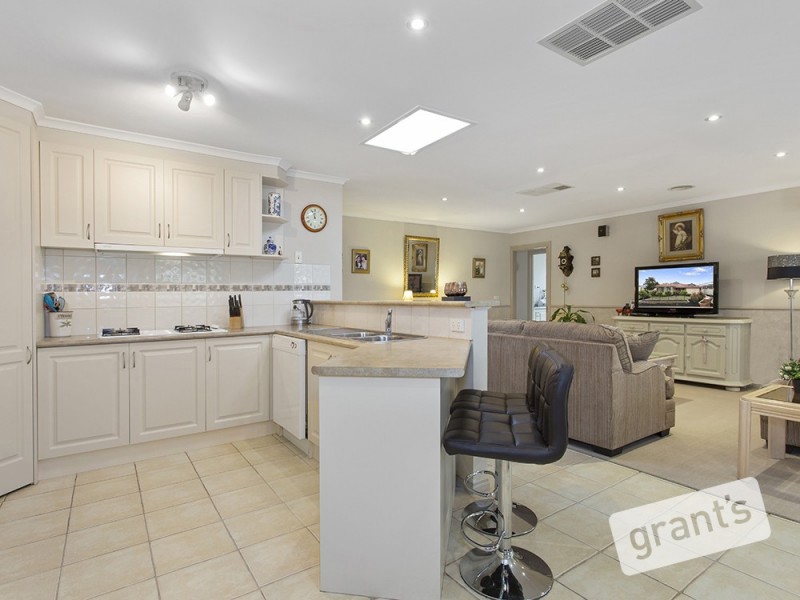 10 Avoca Place, Pakenham VIC 3810