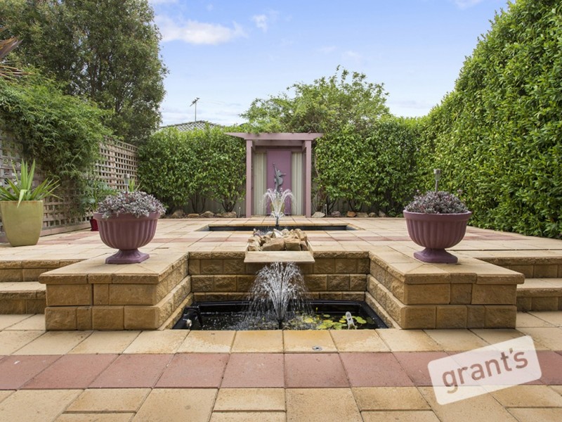 10 Avoca Place, Pakenham VIC 3810