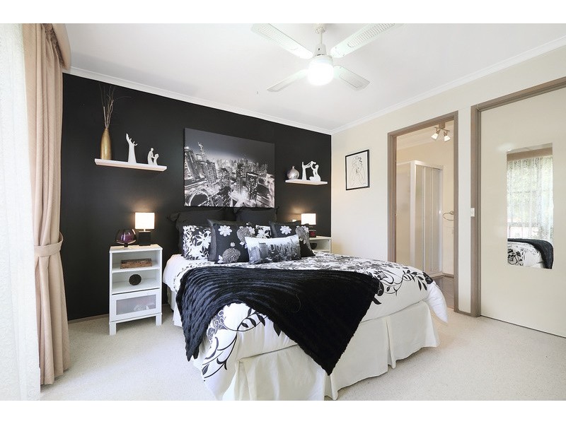 14 Cantle Close, Pakenham VIC 3810