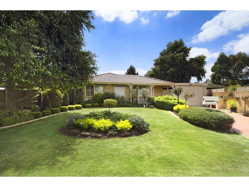 14 Cantle Close, Pakenham VIC 3810