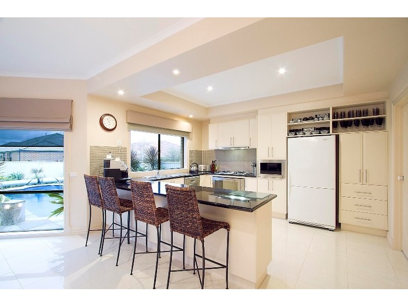 16 Arbour Rise, Pakenham VIC 3810