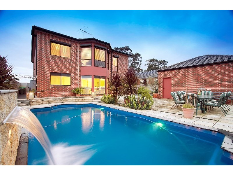 16 Arbour Rise, Pakenham VIC 3810