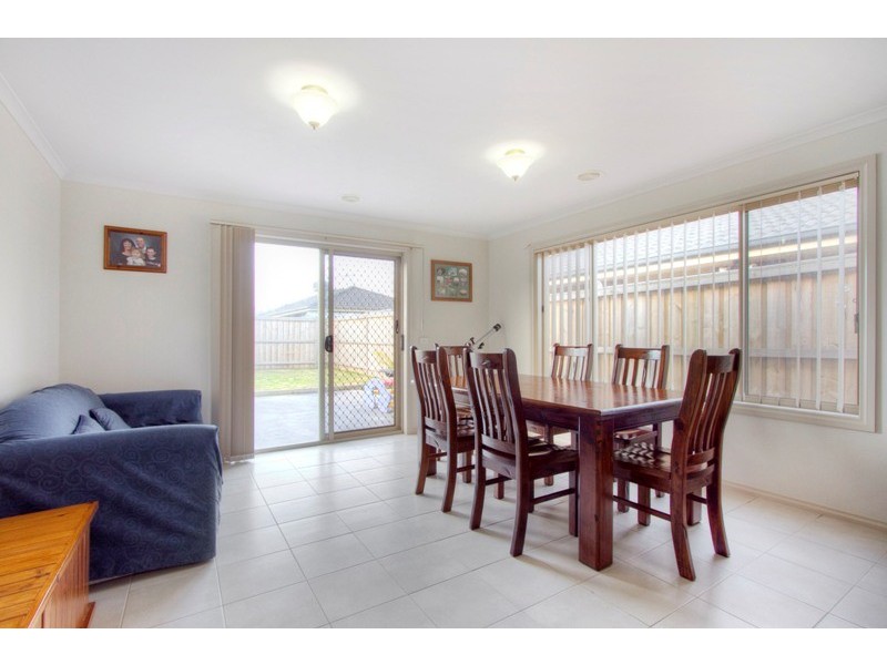 39 Irving Road, Pakenham VIC 3810