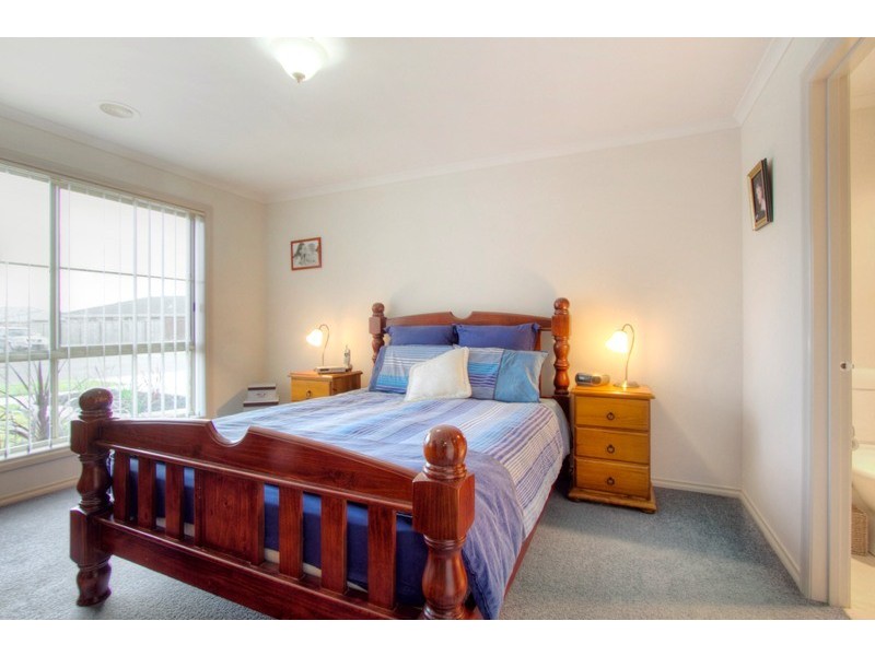 39 Irving Road, Pakenham VIC 3810