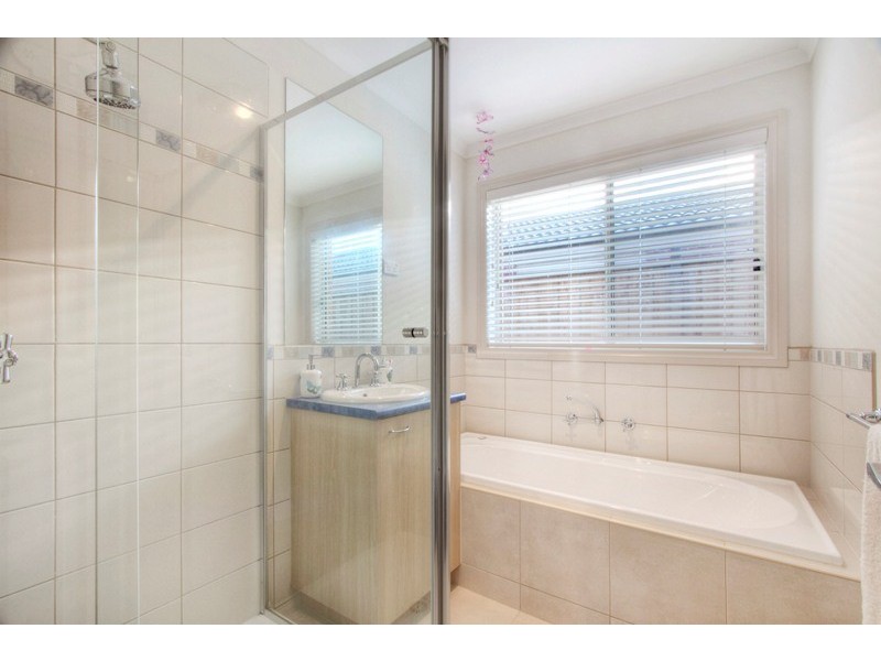 39 Irving Road, Pakenham VIC 3810