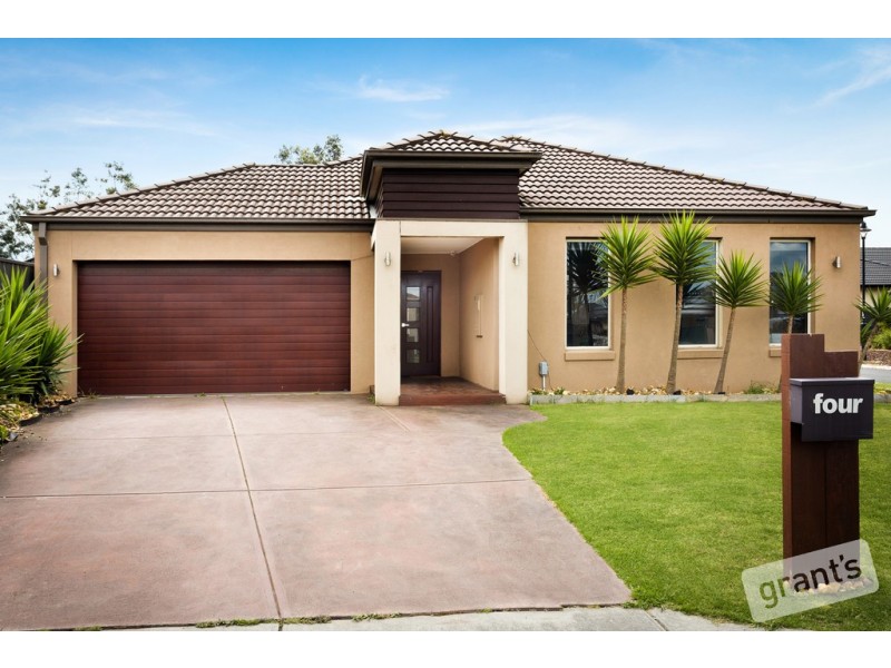 4 Griffith Mews, Pakenham VIC 3810