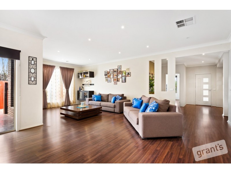 4 Griffith Mews, Pakenham VIC 3810