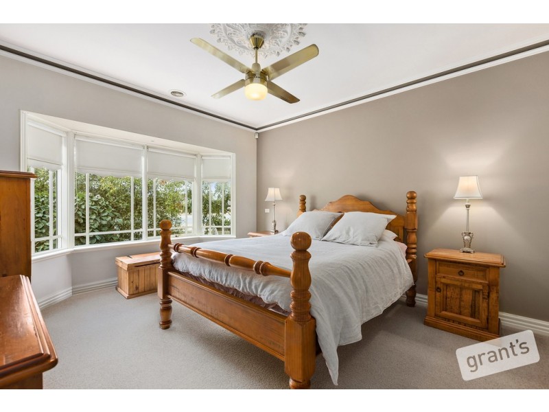 13 Colonial Way, Pakenham VIC 3810