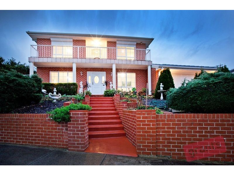 10 Highland Drive, Pakenham VIC 3810