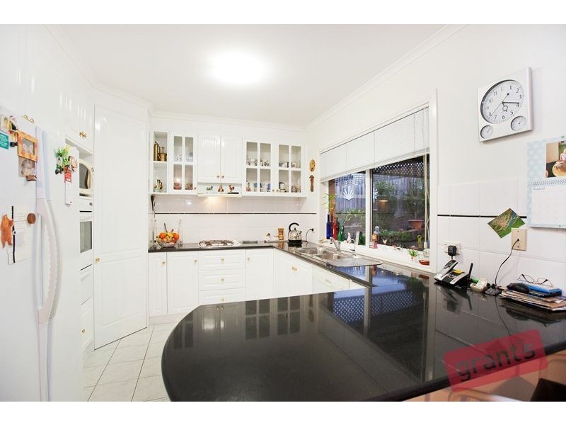 10 Highland Drive, Pakenham VIC 3810