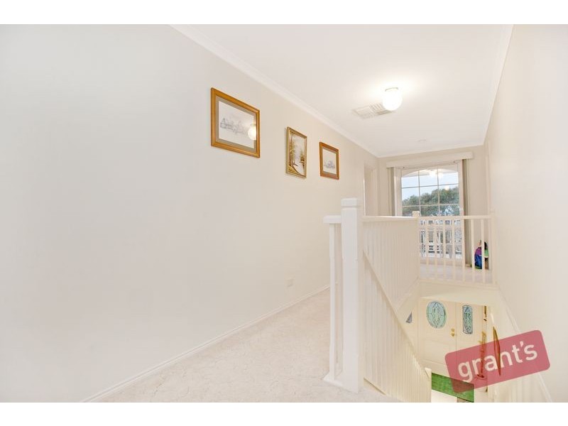 10 Highland Drive, Pakenham VIC 3810