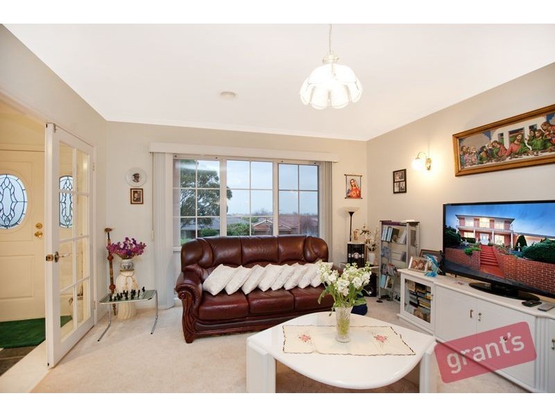 10 Highland Drive, Pakenham VIC 3810