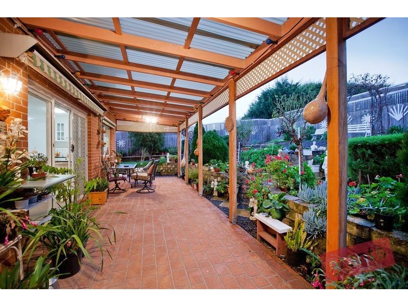 10 Highland Drive, Pakenham VIC 3810