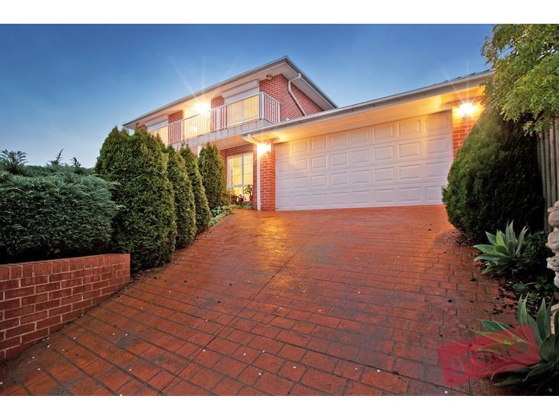 10 Highland Drive, Pakenham VIC 3810