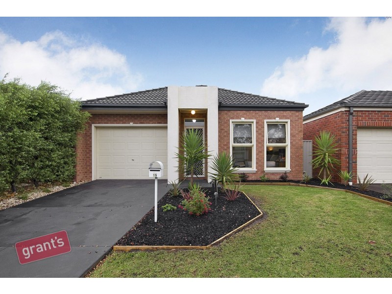 15 Ashwood Grove, Pakenham VIC 3810