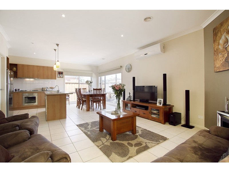 18 Bohemia Crescent, Pakenham VIC 3810