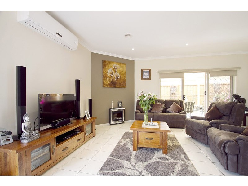 18 Bohemia Crescent, Pakenham VIC 3810