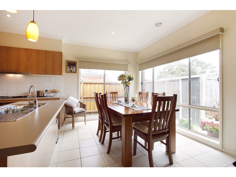 18 Bohemia Crescent, Pakenham VIC 3810