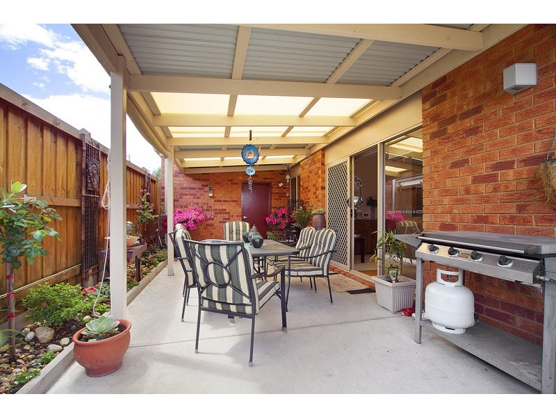 18 Bohemia Crescent, Pakenham VIC 3810