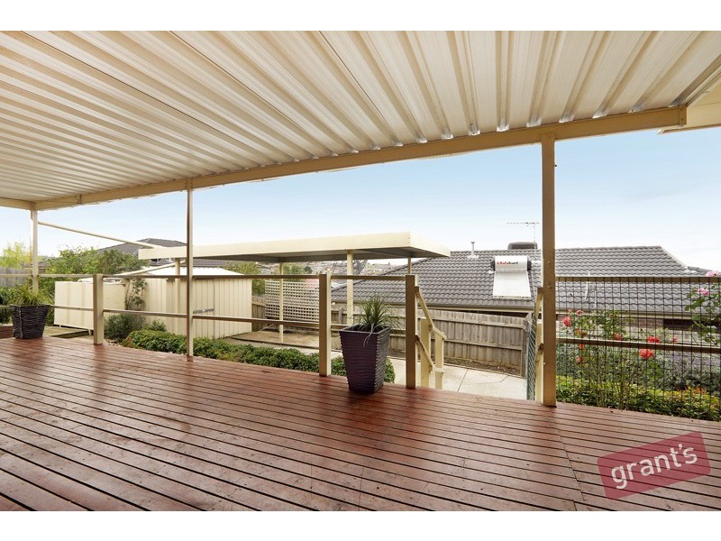 20 Ash Crescent, Pakenham VIC 3810