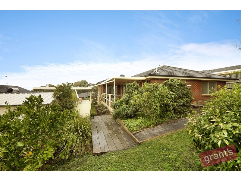 20 Ash Crescent, Pakenham VIC 3810