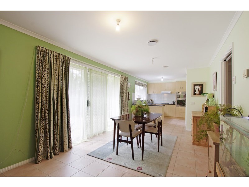 10 Ebony Drive, Pakenham VIC 3810