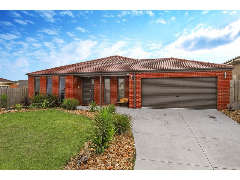 6 Manna Gum Drive, Pakenham VIC 3810