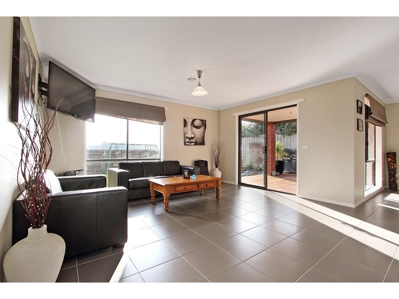 6 Manna Gum Drive, Pakenham VIC 3810
