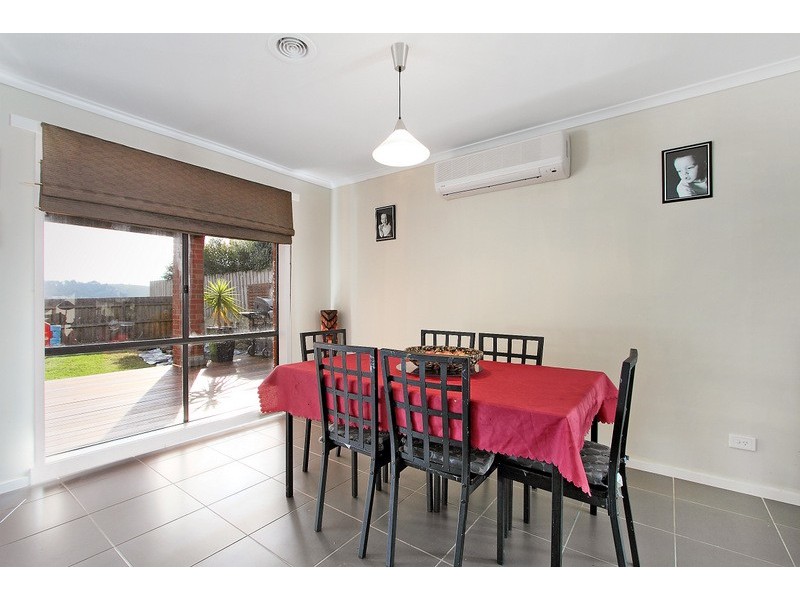 6 Manna Gum Drive, Pakenham VIC 3810