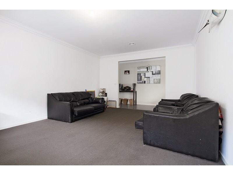 6 Manna Gum Drive, Pakenham VIC 3810