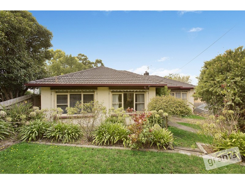 34 Ahern Road, Pakenham VIC 3810