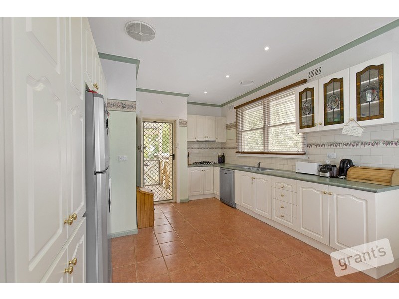 34 Ahern Road, Pakenham VIC 3810